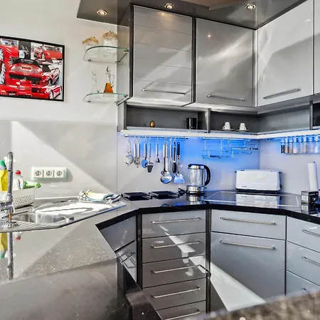100 Qm Penthouse Mit Loggia Im Citycenter * Friedrichshafen